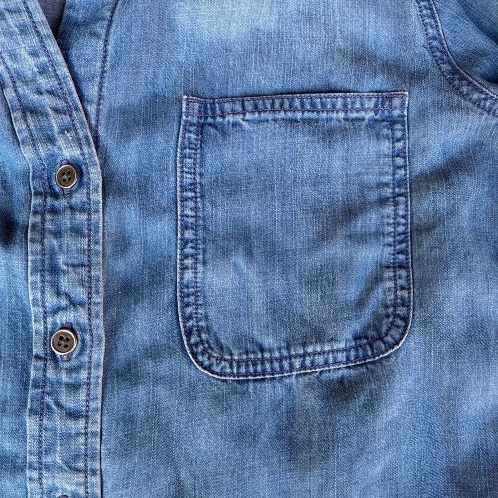 Cloth & Stone Tencel Chambray Button Down Shirt Womens Small Blue High Low Hem - Picture 5 of 11